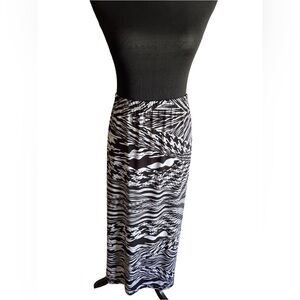 Black & White ankle slip skirt in abstract size XL